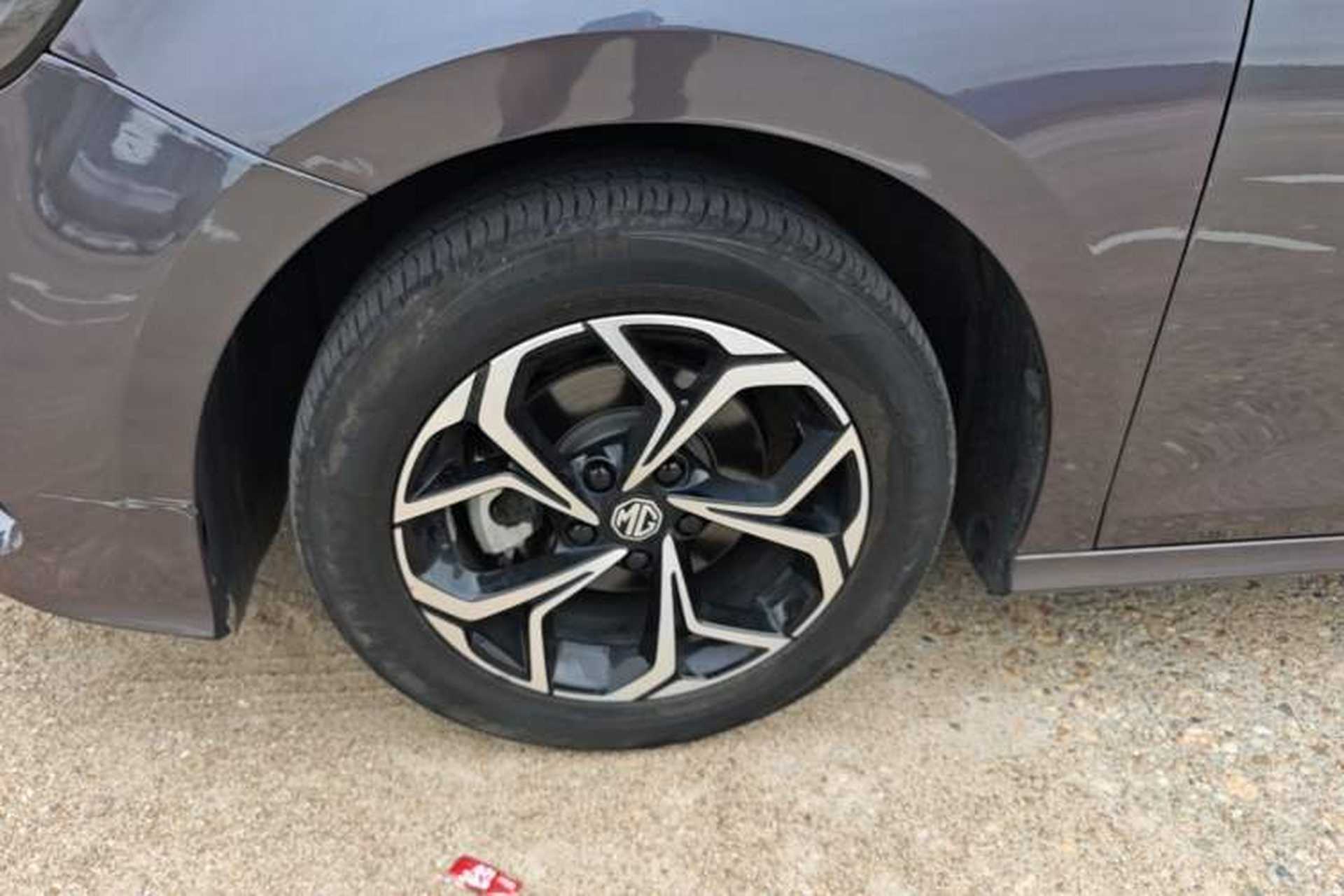 Used MG 5 2023 180 DVVT CVT Luxury Edition Left Front Wheel Hub