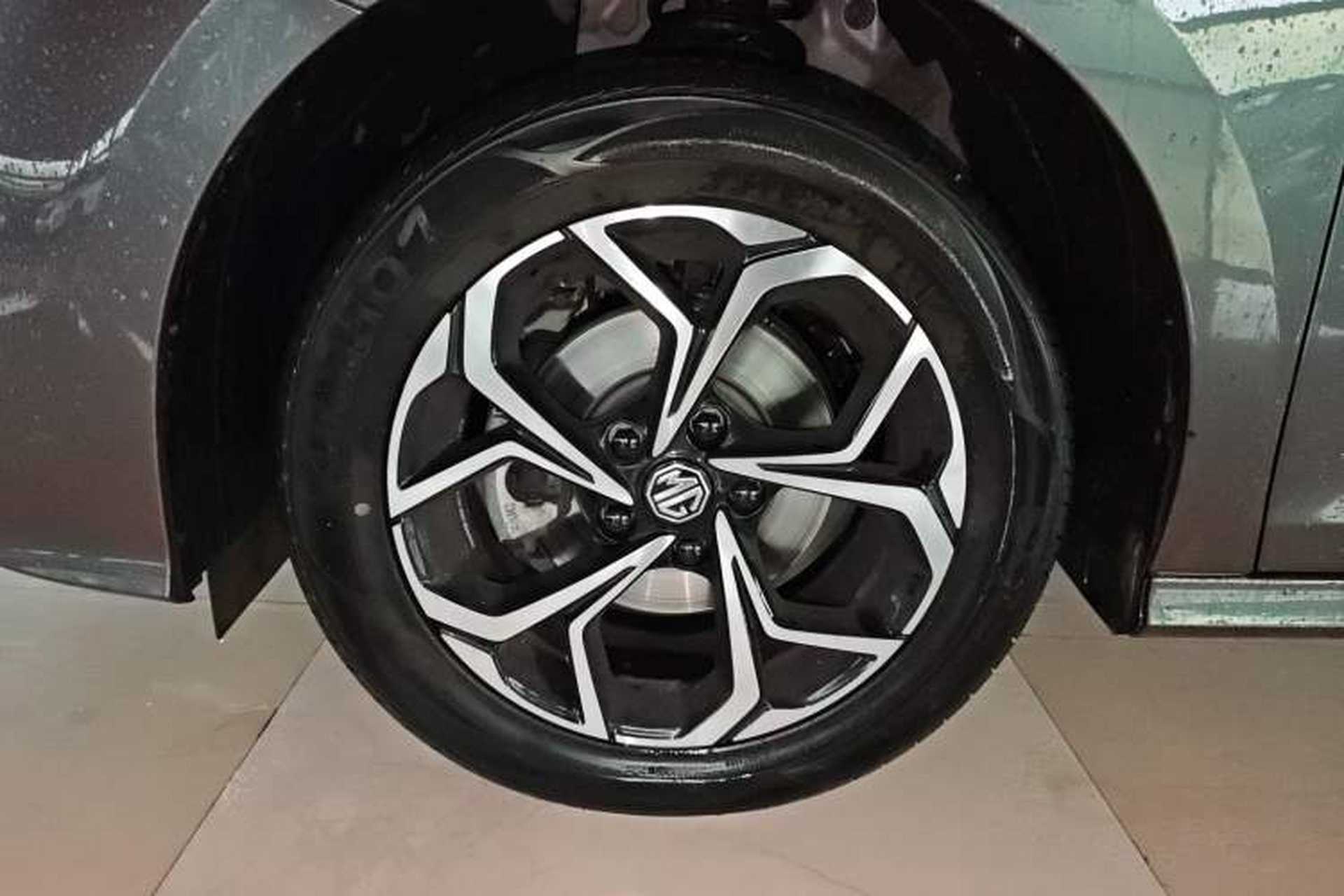 Used MG 5 2023 180 DVVT Manual Fashion Edition Left Front Wheel Hub
