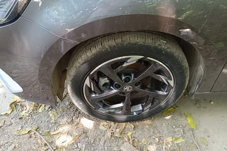Used MG 5 2023 180 DVVT CVT Luxury Edition Left Front Wheel Hub
