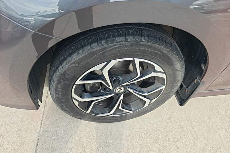 Used MG 5 2023 180 DVVT Manual Fashion Edition Left Front Wheel Hub