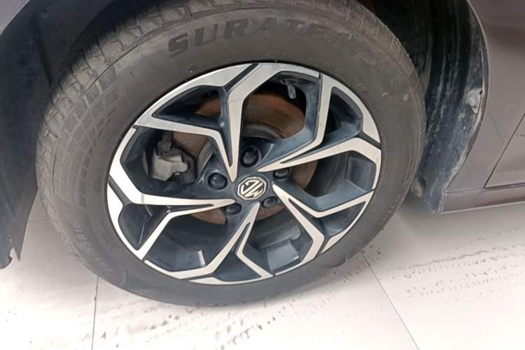 Used MG 5 2023 180 DVVT CVT Luxury Edition Left Front Wheel Hub