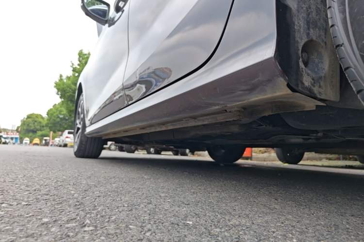 Used MG 5 2023 180 DVVT CVT Luxury Edition Left Side Sill