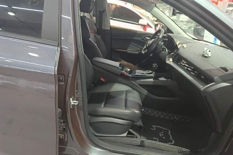 Used MG 5 2023 180 DVVT CVT Luxury Edition Right Front Seat