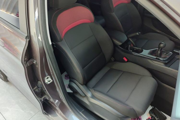 Used MG 5 2023 180 DVVT Manual Fashion Edition Right Front Seat