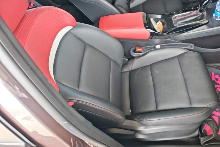 Used MG 5 2023 180 DVVT CVT Luxury Edition Right Front Seat