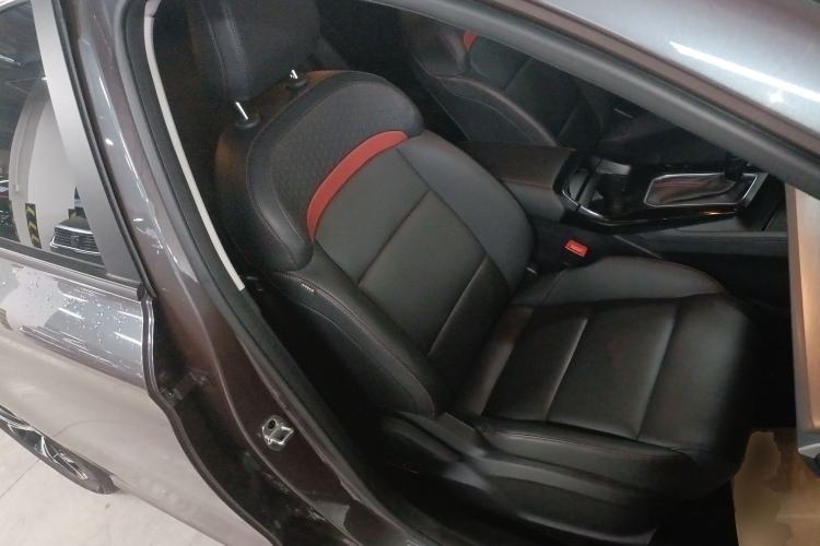 Used MG 5 2023 180 DVVT CVT Luxury Edition Right Front Seat