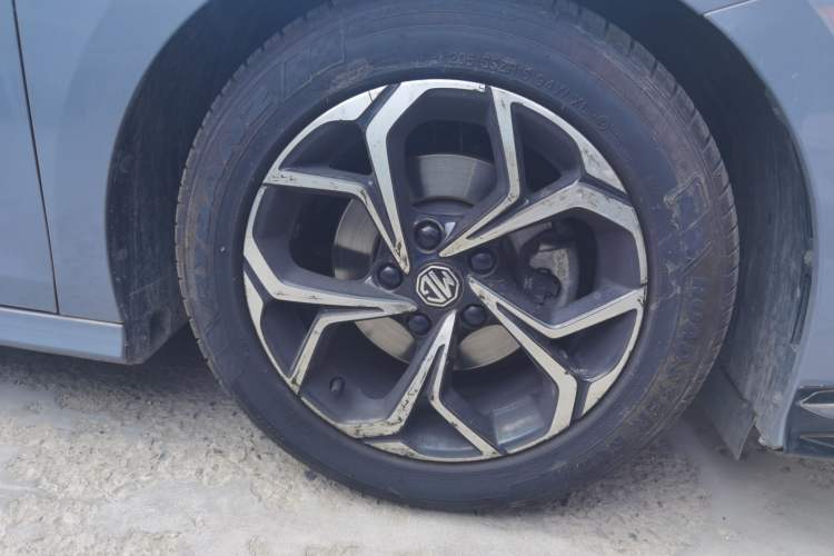Used MG 5 2023 180 DVVT Manual Fashion Edition Right Front Wheel Hub