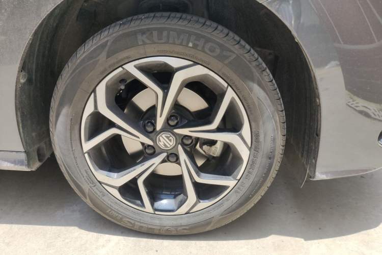 Used MG 5 2023 180 DVVT Manual Fashion Edition Right Front Wheel Hub