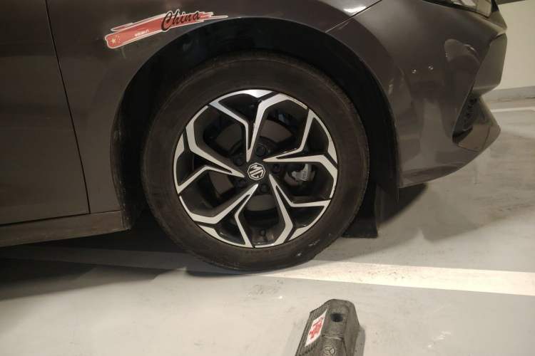 Used MG 5 2023 180 DVVT CVT Flagship Edition Right Front Wheel Hub