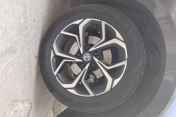 Used MG 5 2023 180 DVVT Manual Fashion Edition Right Front Wheel Hub