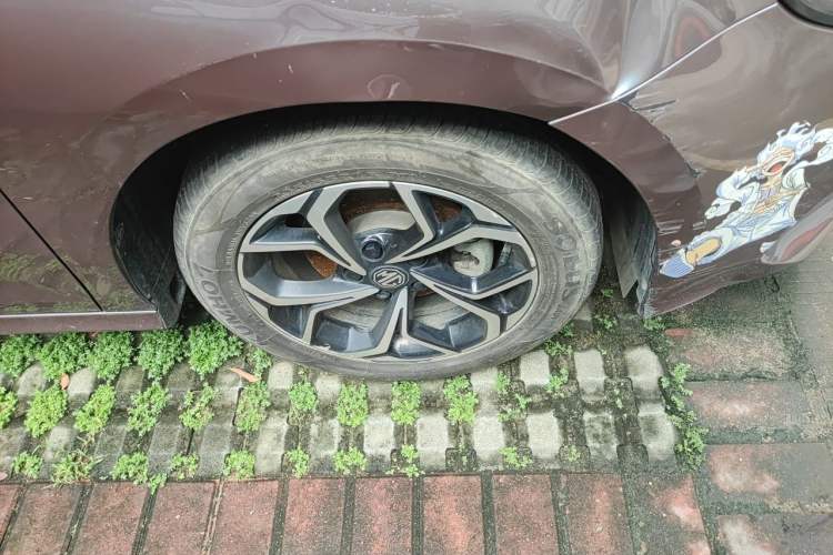 Used MG 5 2023 180 DVVT CVT Fashion Edition Right Front Wheel Hub