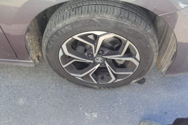 Used MG 5 2023 180 DVVT Manual Fashion Edition Right Front Wheel Hub