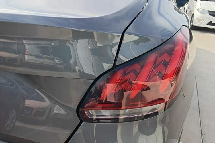 Used MG 5 2023 180 DVVT Manual Fashion Edition Right Rear Taillight