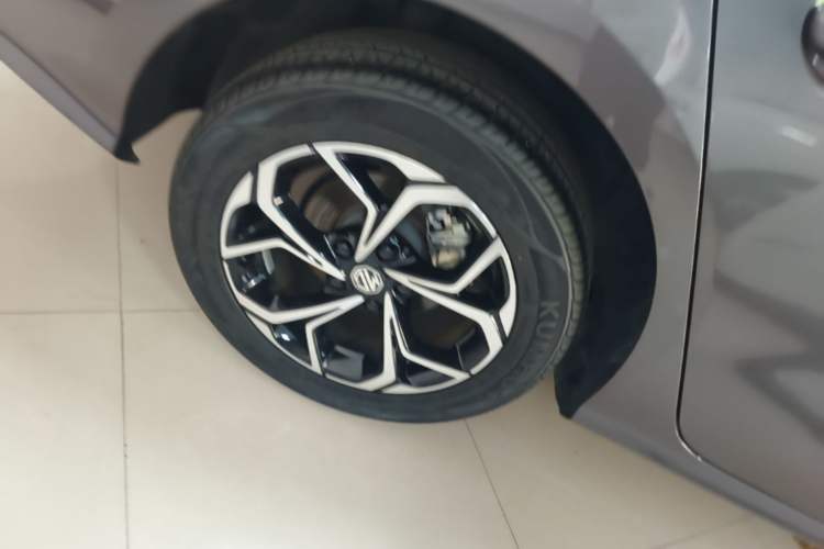 Used MG 5 2023 180 DVVT CVT Luxury Edition Right Rear Wheel Hub