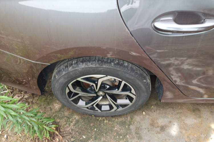 Used MG 5 2023 180 DVVT Manual Fashion Edition Right Rear Wheel Hub