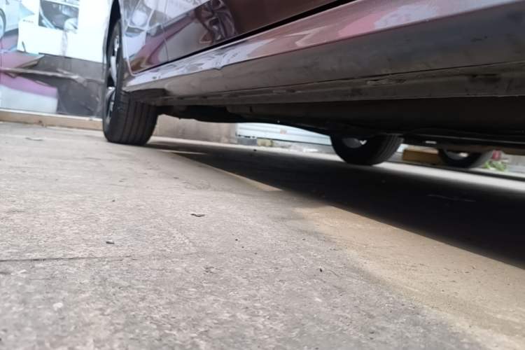 Used MG 5 2023 180 DVVT CVT Luxury Edition Right Side Sill