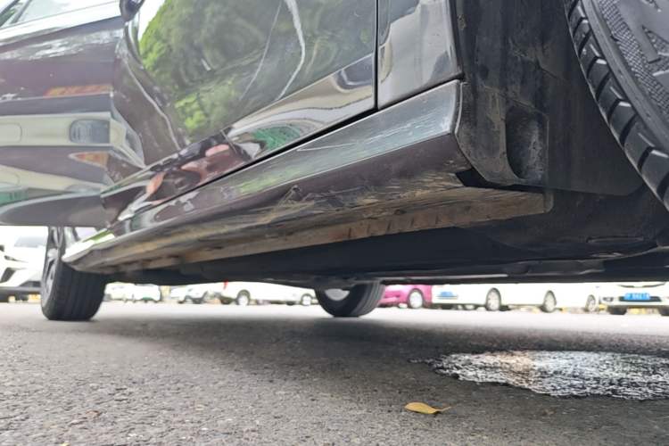 Used MG 5 2023 180 DVVT CVT Luxury Edition Right Side Sill