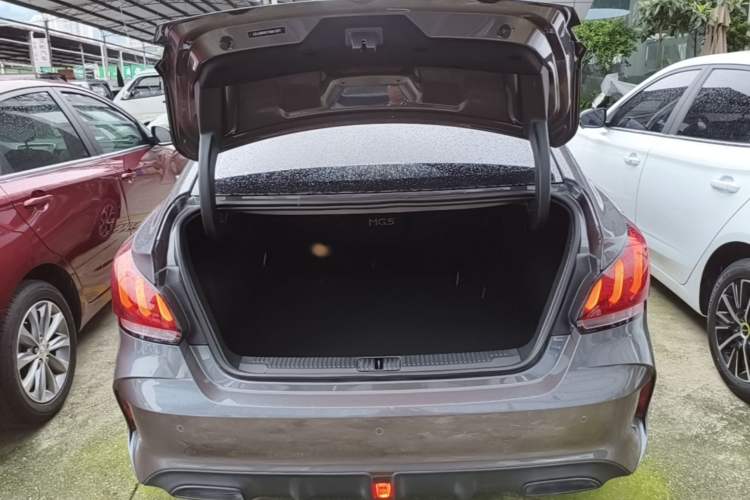 Used MG 5 2023 180 DVVT CVT Fashion Edition Trunk