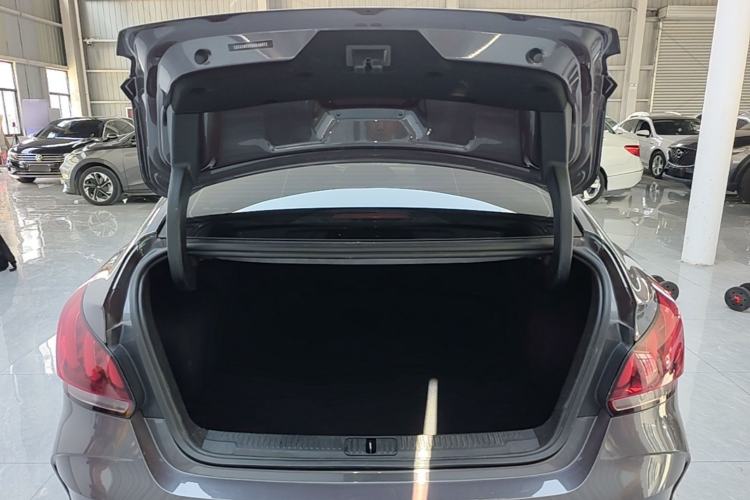 Used MG 5 2023 180 DVVT Manual Fashion Edition Trunk