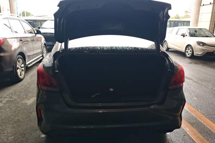 Used MG 5 2023 Facelift Model 180DVVT Manual Fashion Edition Trunk