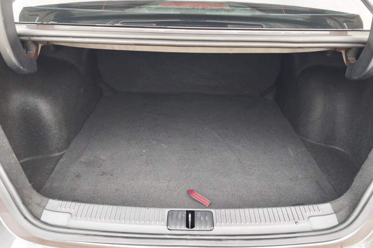 Used MG 5 2023 180 DVVT CVT Luxury Edition Trunk