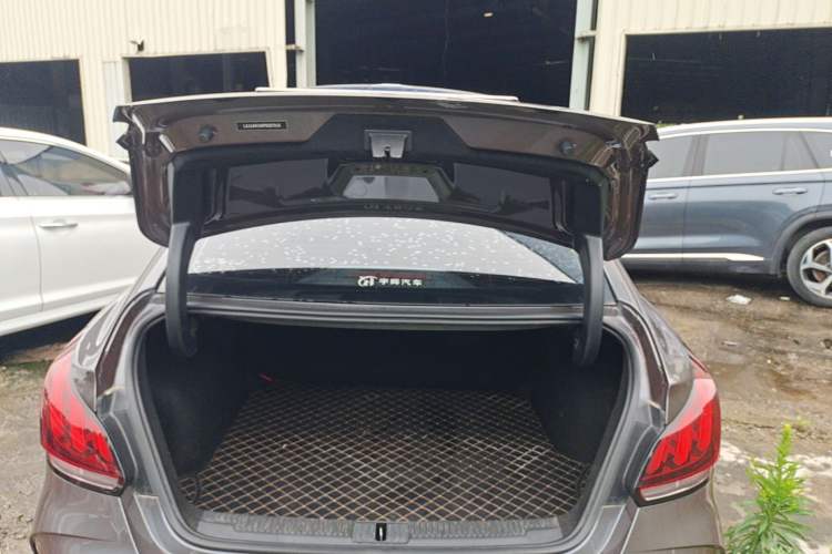 Used MG 5 2023 180 DVVT Manual Fashion Edition Trunk