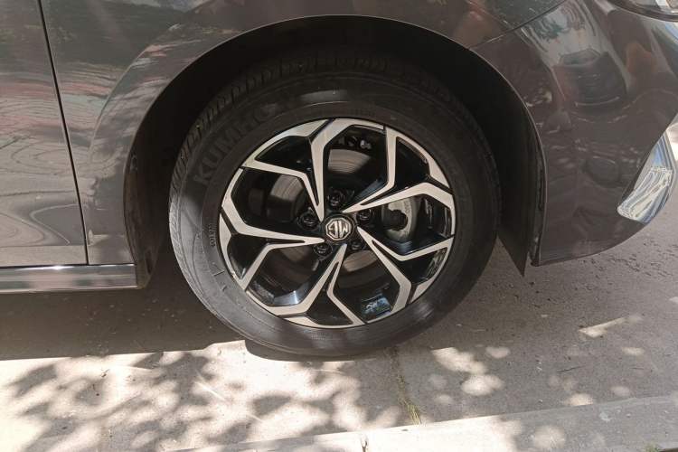 Used MG 5 2023 180 DVVT CVT Fashion Edition Right Front Wheel Hub
