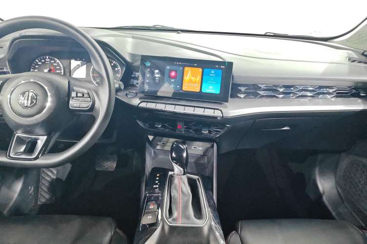 Used MG 5 2023 180 DVVT CVT Fashion Edition Audio And AC Panel