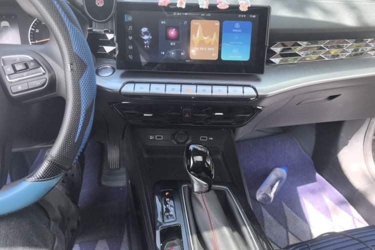Used MG 5 2023 180 DVVT CVT Luxury Edition Audio And AC Panel