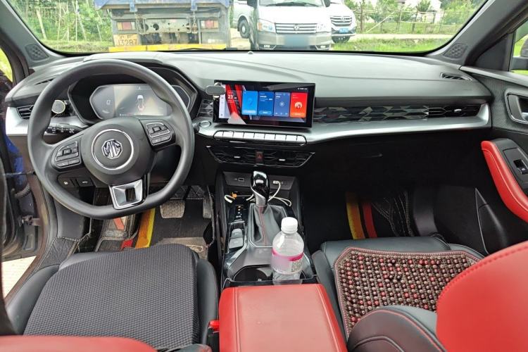 Used MG 5 2023 180 DVVT CVT Luxury Edition Center Console