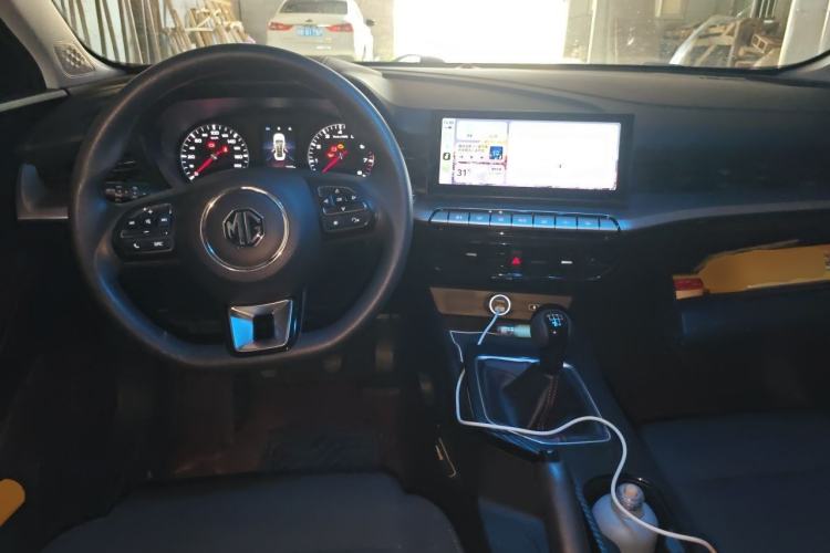 Used MG 5 2023 180 DVVT Manual Fashion Edition Center Console