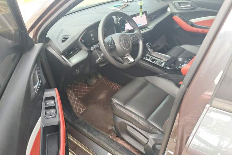 Used MG 5 2023 180 DVVT CVT Luxury Edition Driver Seat