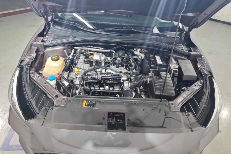 Used MG 5 2023 180 DVVT CVT Fashion Edition Engine Bay
