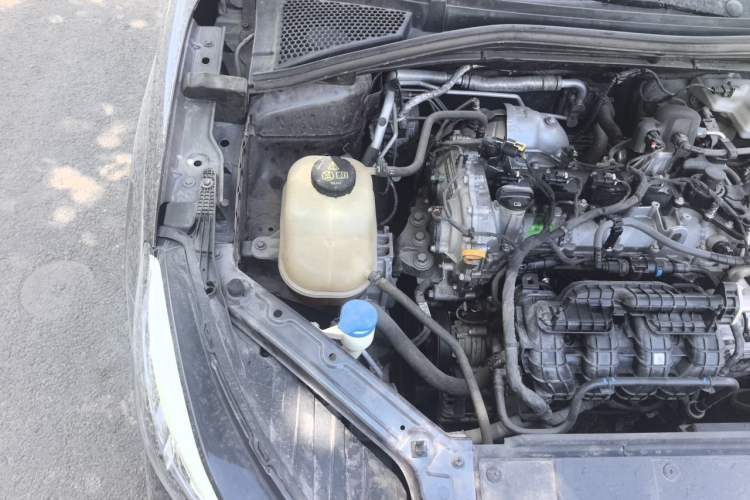 Used MG 5 2023 180 DVVT CVT Luxury Edition Engine Bay Right