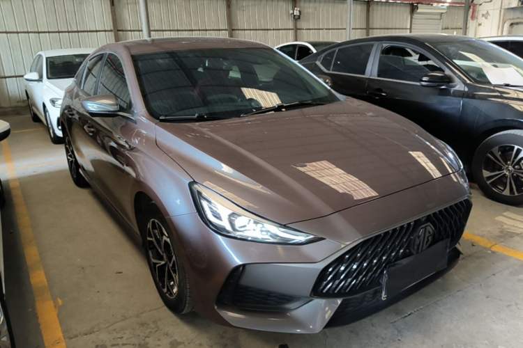 Used MG 5 2023 180 DVVT CVT Luxury Edition Front Right 45 Deg