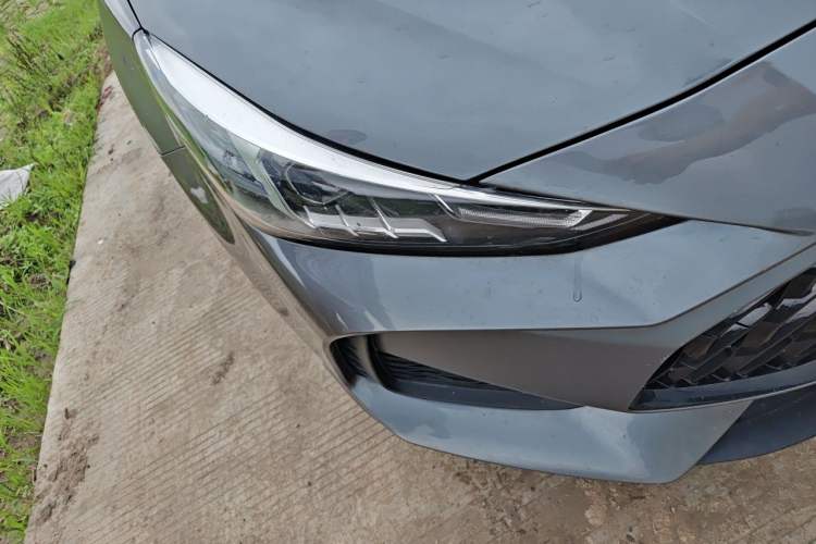 Used MG 5 2023 180 DVVT CVT Luxury Edition Right Front Headlight