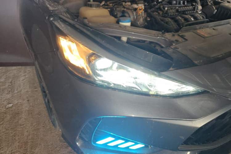 Used MG 5 2023 180 DVVT Manual Fashion Edition Right Front Headlight