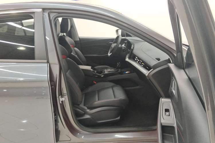 Used MG 5 2023 180 DVVT CVT Fashion Edition Right Front Seat