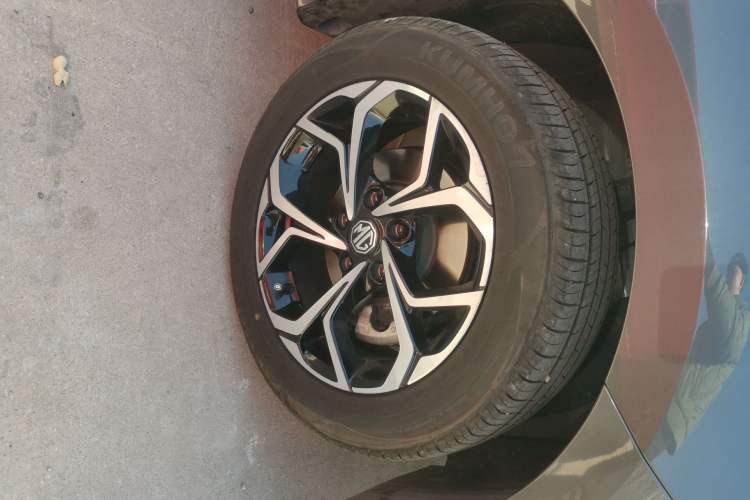 Used MG 5 2023 180 DVVT Manual Fashion Edition Right Front Wheel Hub