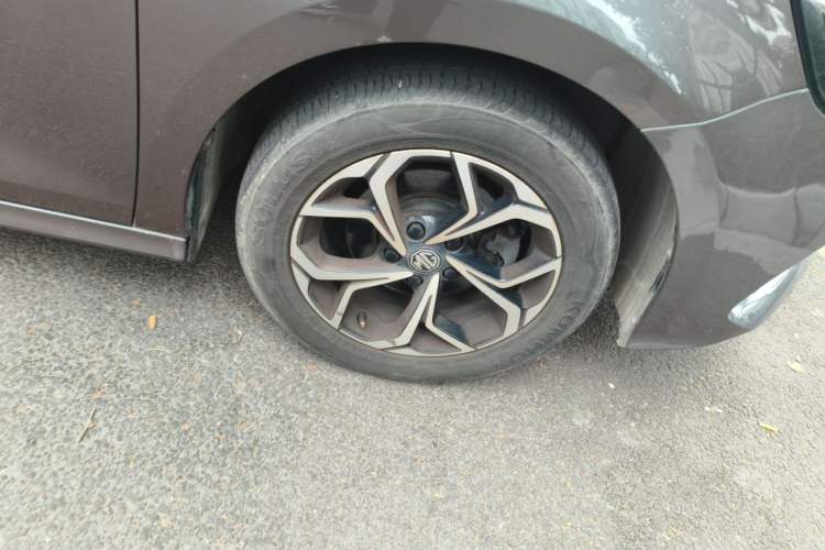 Used MG 5 2023 180 DVVT Manual Fashion Edition Right Front Wheel Hub