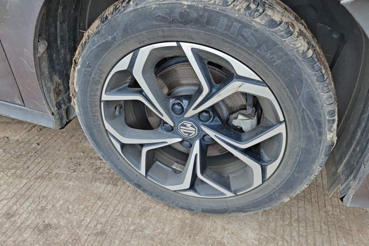 Used MG 5 2023 180 DVVT CVT Luxury Edition Right Front Wheel Hub