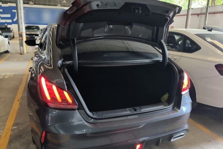 Used MG 5 2023 180 DVVT CVT Luxury Edition Trunk