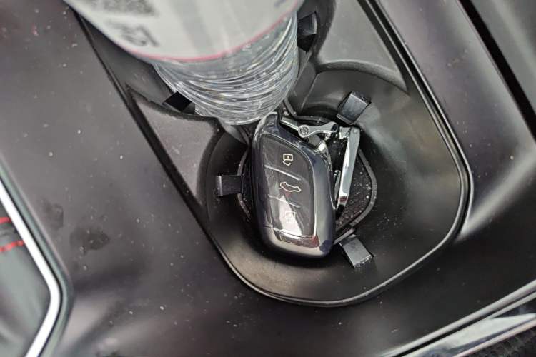 Used MG 5 2023 180 DVVT CVT Luxury Edition Vehicle Key