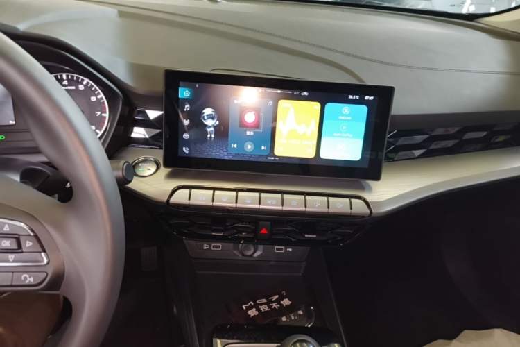 Used MG 5 2023 Facelift Model 180DVVT Manual Fashion Edition Audio And AC Panel