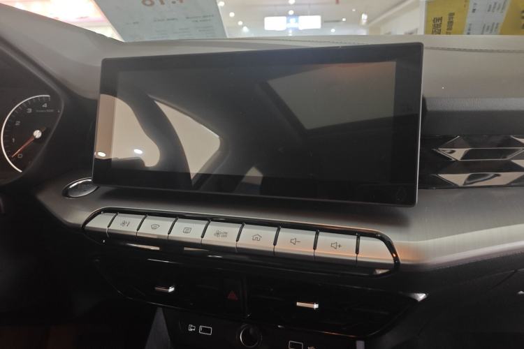 Used MG 5 2023 180 DVVT CVT Fashion Edition Audio And AC Panel