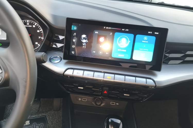 Used MG 5 2023 180 DVVT CVT Fashion Edition Audio And AC Panel