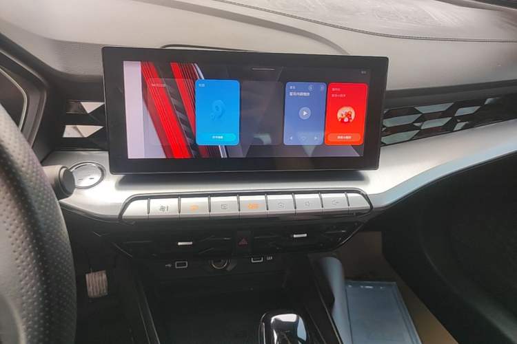 Used MG 5 2023 180 DVVT CVT Luxury Edition Audio And AC Panel