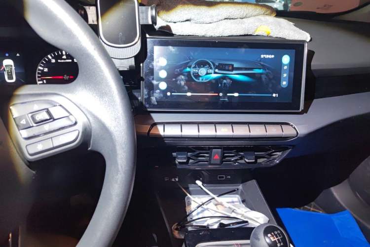Used MG 5 2023 180 DVVT Manual Fashion Edition Audio And AC Panel