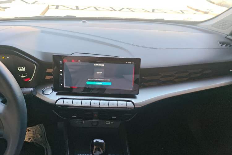 Used MG 5 2023 180 DVVT CVT Luxury Edition Audio And AC Panel