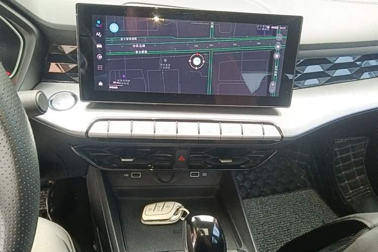 Used MG 5 2023 180 DVVT CVT Flagship Edition Audio And AC Panel